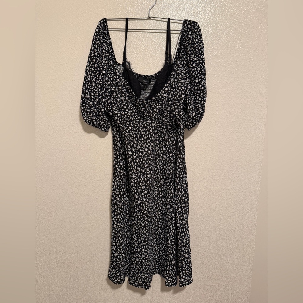 Black Floral Puff-Sleeve Midi Dress - Black